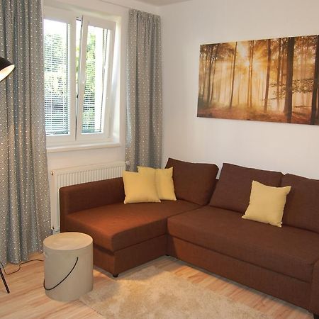 Apartment In A Red House With Garden Ceske Budejovice Bagian luar foto