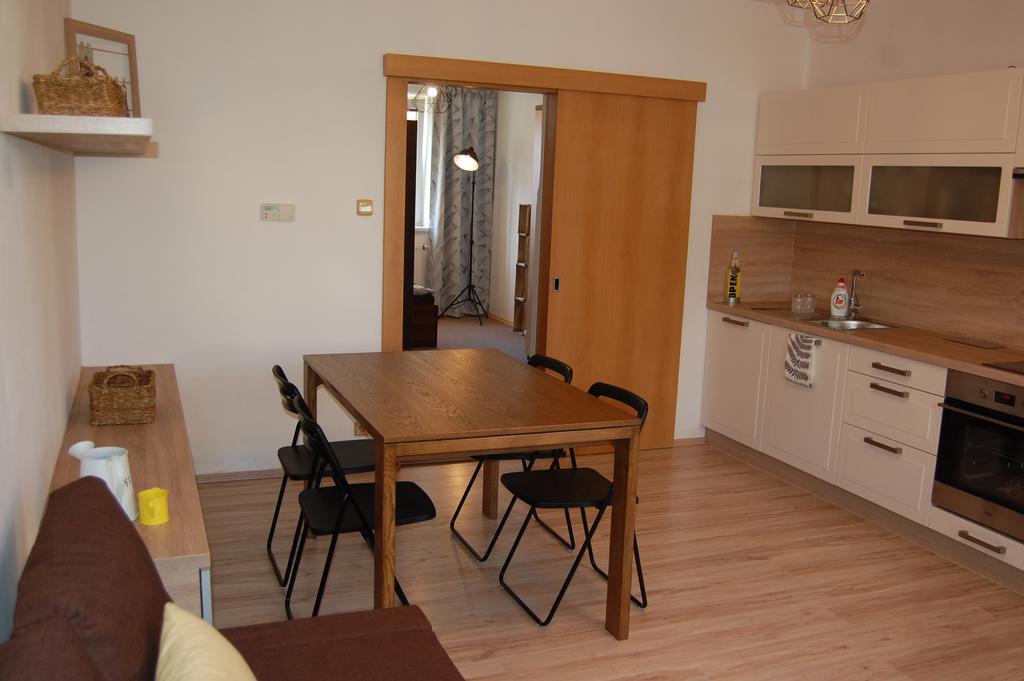 Apartment In A Red House With Garden Ceske Budejovice Bagian luar foto